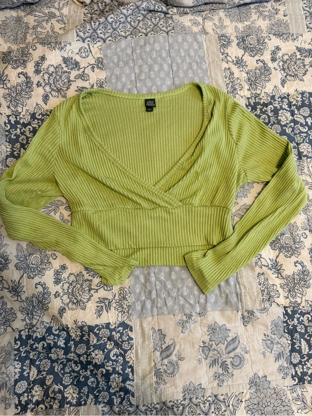 wild fable Lime Green Ribbed V-Neck Cropped Sweater